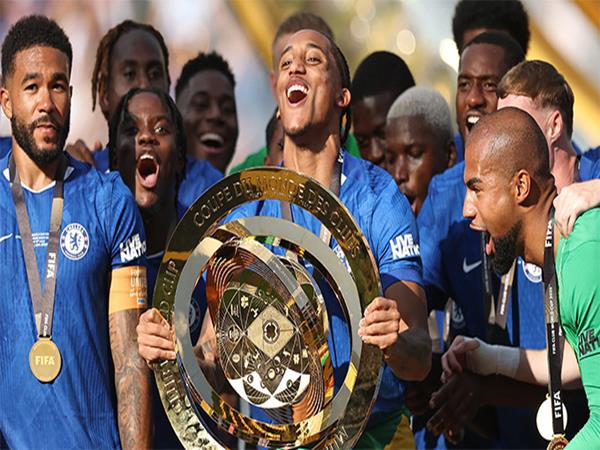 Lý do FIFA thay đổi định nghĩa danh hiệu