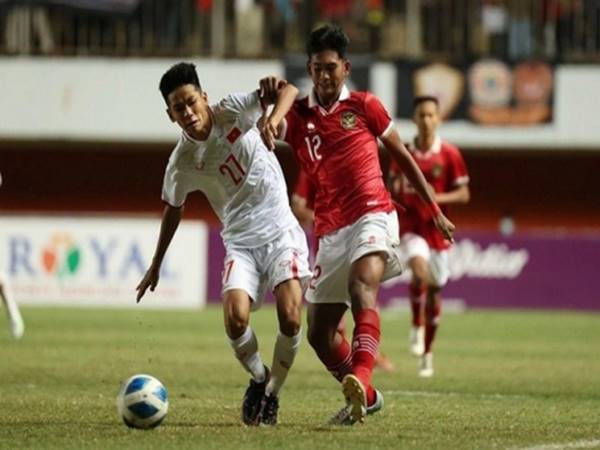 Khi nào nên thực hiện kỹ thuật leo biên trong bóng đá