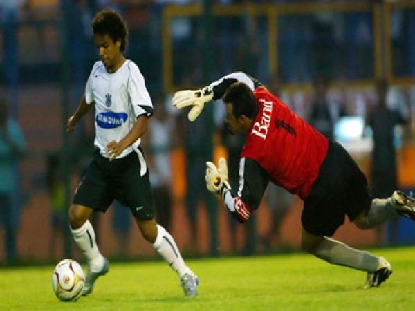 TOP 10 cầu thủ lùn nhất thế giới gây bất ngờ bóng đá