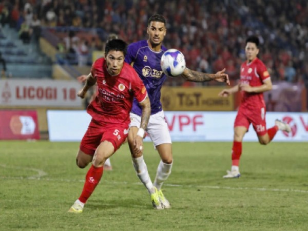 BĐVN: Báo Malaysia nhắc Văn Hậu và Xuân Son