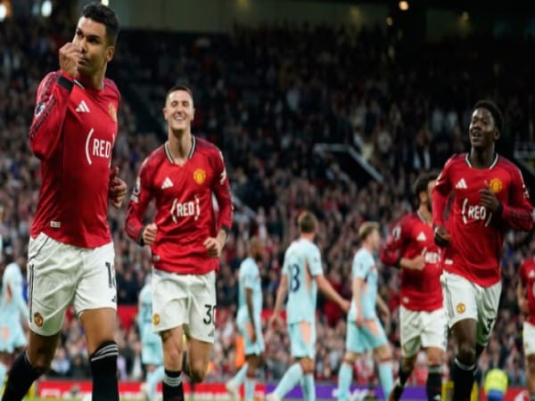 Tin MU: Thắng kịch tính Brentford, Top 3 Ngoại hạng Anh