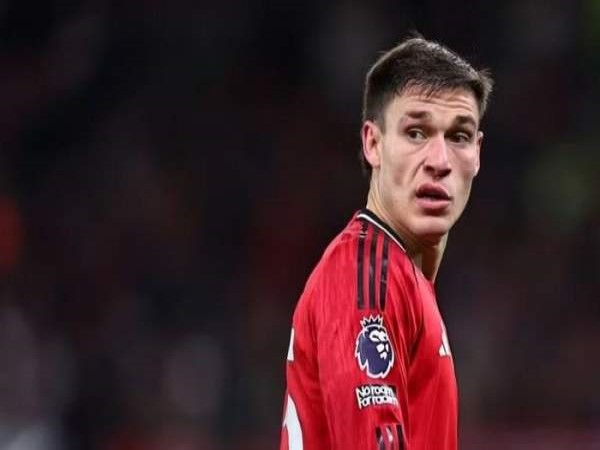 Tin MU: Chốt giá Manuel Ugarte khuấy đảo thị trường